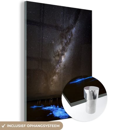 ® Glasschilderij 120x160 cm - Schilderij acrylglas - Blauwe Bioluminescent Baai onder de sterren in Puerto Rico - Foto op glas - Muurdecoratie woonkamer - Wanddecoratie slaapkamer - Schilderijen
