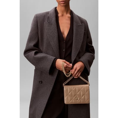 Calvin Klein Quilted Mini Chain Bag Desert Taupe Size: OS | Shoulder Bags Outlet | Dames | Beige
