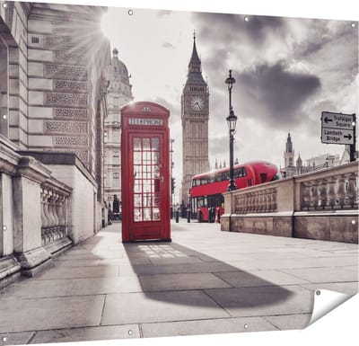 Gards Tuinposter Rode Telefooncel in Londen bij de Big Ben - 150x120 cm - Tuindoek - Tuindecoratie - Wanddecoratie buiten - Tuinschilderij