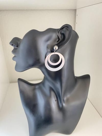 Oorsieraad What the Hoop || Make up | Parfum | Moederdag | Verjaardagscadeau| Cadeautje| Valentijnsdag| Kado | sieraden | vaderdag | oorbellen | oorsieraden