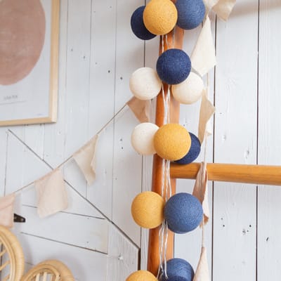 Cotton Ball Lights - LED lichtslinger voor binnen - Handgemaakt en Fairtrade - 50 lampjes - Galaxy
