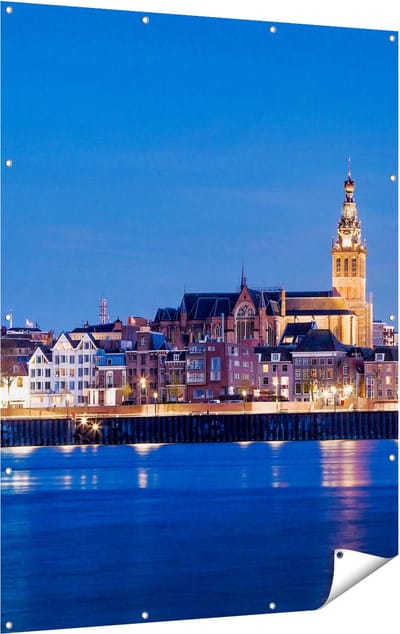 Gards Tuinposter Nijmegen Skyline met de Waal Rivier - 120x160 cm - Tuindoek - Tuindecoratie - Wanddecoratie buiten - Tuinschilderij