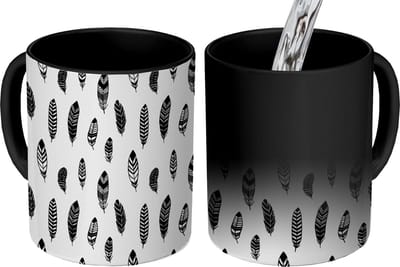 Magische Mok - Foto op Warmte Mokken - Koffiemok - Veren - Zwart Wit - Patroon - Vogel - Magic Mok - Beker - 350 ML - Theemok