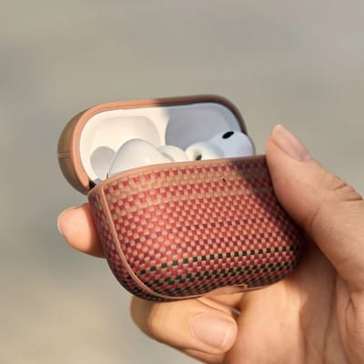 Pitaka Aramid fiber magnetisch hoesje AirPods Pro 3 – Milieuvriendelijk en duurzaam design – Ingebouwde N52 magneten voor magnetisch opladen – Compact en lichtgewicht voor eenvoudige draagbaarheid - Oranje