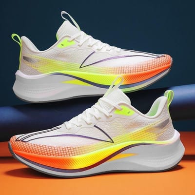 Zomer Nieuwe Lichtgewicht Hardloopschoenen Sneaker Ademend Zachte Zool Studentenschoenen Lichtgewicht Hardloopschoenen Flyknit Herenschoenen 44 white