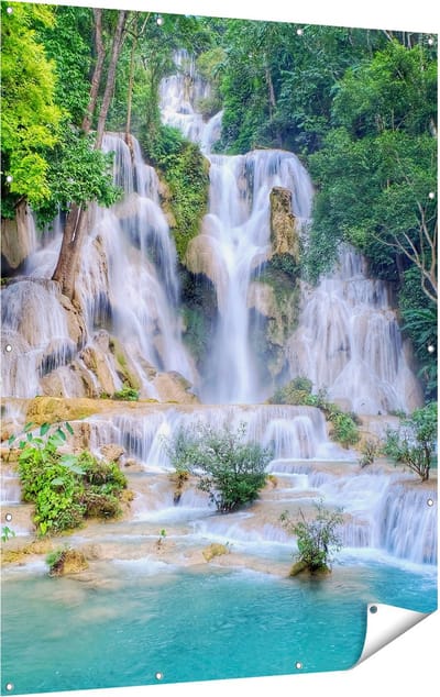 Gards Tuinposter Waterval in het Tropische Natuur - 120x160 cm - Tuindoek - Tuindecoratie - Wanddecoratie buiten - Tuinschilderij