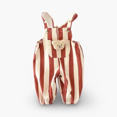 baby tuinbroek, baby overall, tuinbroekje baby, gestreepte baby tuinbroek, rood beige babykleding, babykleding 4-6 maanden, unisex babykleding, beertje baby kleding, comfortabele baby overall, StripeBear babykleding.