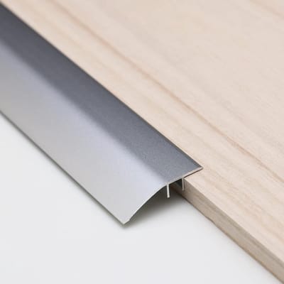 Allecto plus - Flexibele Zelfklevende Metaaltrim voor Spiegelrand, Haard en Magnetronkloofvuller (Geborsteld Zilver, 5 m x 1 cm) met Wandtrim Molding