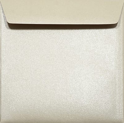 Metallic (parelmoer) Beige enveloppen vierkant K4-156 - 156 x 156 mm - 25 stuks - NK natgelijmde - 120 gram - Majestic - Netuno