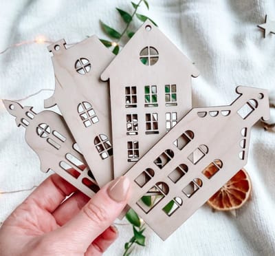 Houten Mini Huizen, Set van 5 Houten Huis Vormen,kerst huizen, DIY Huis Blank, DIY Huis Decoratie, kerst decoratie Hout Craft Supplies/ amsterdamse huizen/ suvenier/houten huisjes/ kerst huisjes/ christmas houses hangers/ kersthuizen hangers