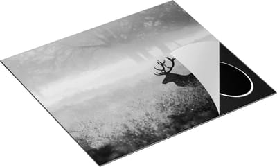 Chefcare Inductie Beschermer Hert in het Veld tijdens de Mist - Zwart Wit - 60x50 cm - Afdekplaat Inductie - Kookplaat Beschermer - Inductie Mat