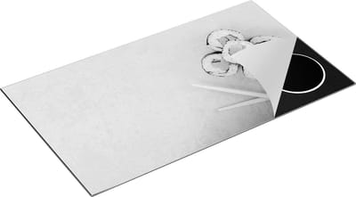 Chefcare Inductie Beschermer Sushi met Stokjes op een Grijze Achtergrond - Zwart Wit - 90x50 cm - Afdekplaat Inductie - Kookplaat Beschermer - Inductie Mat