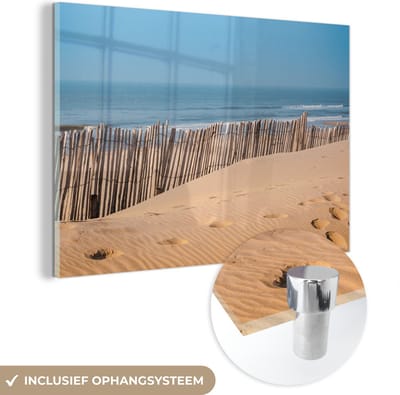 MuchoWow® Glasschilderij 120x80 cm - Schilderij acrylglas - Strand - Zee - Palen - Foto op glas - Muurdecoratie woonkamer - Wanddecoratie slaapkamer - Schilderijen