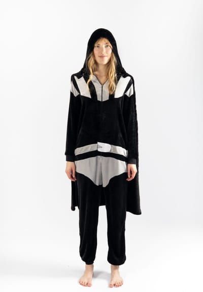 KIMU® Superzachte Onesie Darthfader Cape Star Pak - Maat 128-134 - Zwart Dartfader Kostuum Vader Kinderen Pyjama Huispak Jumpsuit Darth Robot Wars Festival
