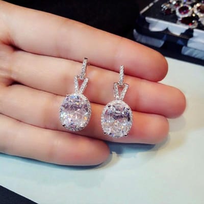 POMOiii Dames Dangle Oorbellen met witte AAA Zirkonia Glanzende vrouwelijke accessoires Hoge kwaliteit zilveren kleur mode-sieraden