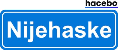 Hacebo - Plaatsnaam Sticker - 29x10 CM - Nijehaske sticker - Verkeersborden sticker - grappige cadeaus - Nijehaske