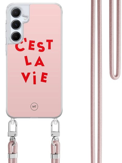 Hoesje met koord geschikt voor Samsung Galaxy A15 - C'est la vie - Inclusief Rosegoud koord - Crossbody beschermhoes - Transparant, Roze - Mooie Telefoonhoesjes