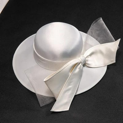 Franse Stijl Satijnen Strik Dameshoed - Elegante Bruiloft Fedora & Zonnehoed voor Banket Bruidsfeest wit