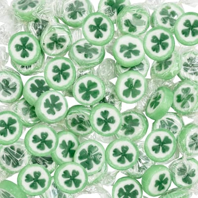 Famanu – Decoratieve zoete steentjes in klavervorm, groen gekleurd, geschikt als tafeldecoratie of feestelijke traktatie