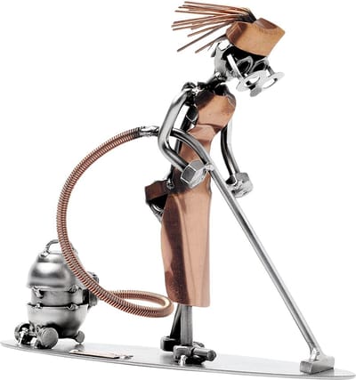 Hinz & Kunst smeedwerkfiguur beroepen "schoonmaakster"