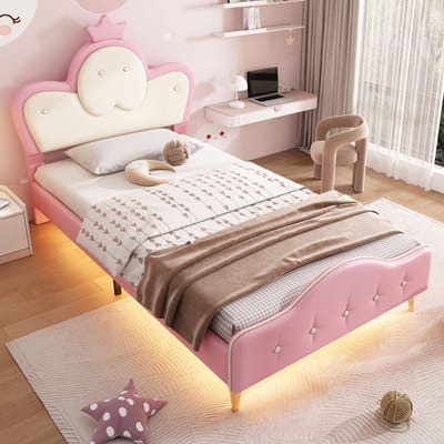 MEUNIQ kinderbed 90x200 cm met LED-verlichting, kroonvormig hoofdbord, zachte beschermranden, lattenbodem en metalen steunpoten voor kinderkamer in roze en wit