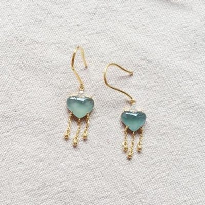 Nieuw Ontwerp Ingelegd Natuurlijk Wit Ijs Calcedoon Hart Stud Oorbellen Verfijnde Charme Creatieve Retro Dames Sieraden white