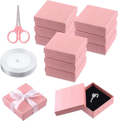 SnelShoppen - 12 Stuks Roze 3.5 x 3.5 x 1.2 Inch Kartonnen Sieraden Cadeau Dozen met Schaar en Polyester Riemen - Perfect voor Oorbellen, Kettingen en