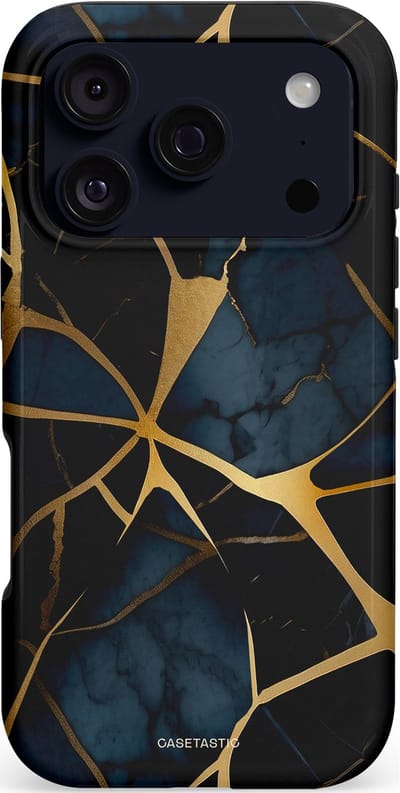 Casetastic hoesje geschikt voor Apple iPhone 17 Pro - MagSafe - Dubbellaagse bescherming - Sterrennacht Marmer Goud - Fashion Case - Zwart Goud Donkerblauw