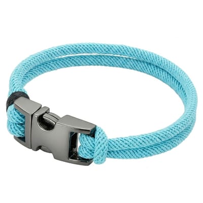 Heren armband – licht blauwe touwarmband met zwart metalen sluiting