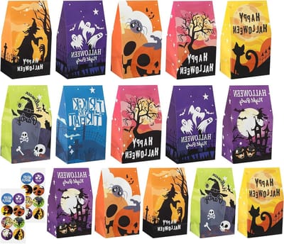 Kleurige cadeauzakjes van papier met handvat voor kinderverjaardagen, feestjes en babyshowers