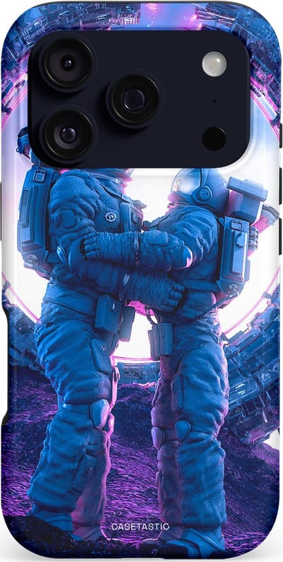 Casetastic hoesje geschikt voor Apple iPhone 17 Pro - MagSafe - Dubbellaagse bescherming - Ruimtereis vol liefde - Fashion Case - Donkerblauw Lavendel