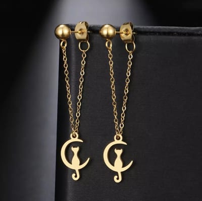 GoedeDoelen.Shop | Oorbellen Maan Kat Goud | RVS Oorbellen | Goudkleurig | Katten Oorbellen | Poezen Oorbellen | Oorstekers | Cat Moon | Kattenliefhebber | Cadeautje | Wellness-House
