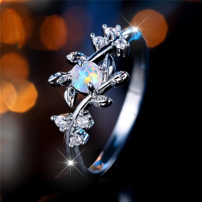 Bague Ronde Feuille Pierre Opale de Feu Blanche Charme Cuivre Couleur Mignon Cadeau Bijoux de Mariage Pour Femmes 10