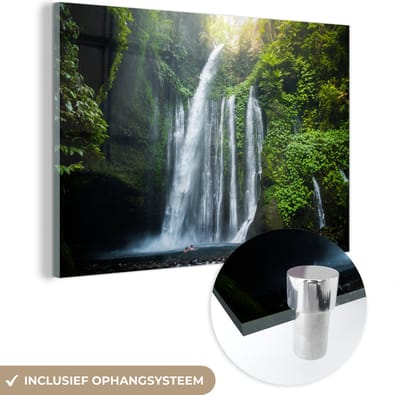 ® Glasschilderij 180x120 cm - Schilderij acrylglas - Waterval in de jungle van het Nationaal park Gunung Rinjani op Lombok - Foto op glas - Muurdecoratie woonkamer - Wanddecoratie slaapkamer - Schilderijen