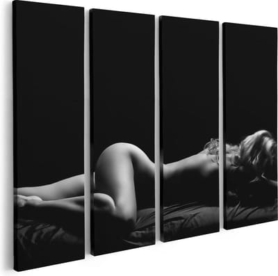 Artaza Canvas Schilderij Vierluik Vrouw Naakt in Bed - Erotiek - Zwart Wit - 80x60 - Foto Op Canvas - Canvas Print