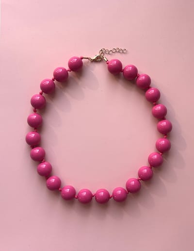 Roze Ketting - colour stone necklace - grijze statement ketting met ronde kralen - ketting - statement ketting - ketting met kralen -