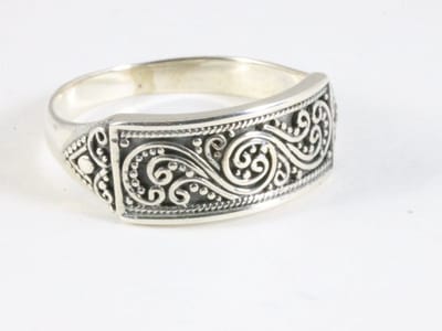Traditionele fijn bewerkte zilveren ring - maat 19