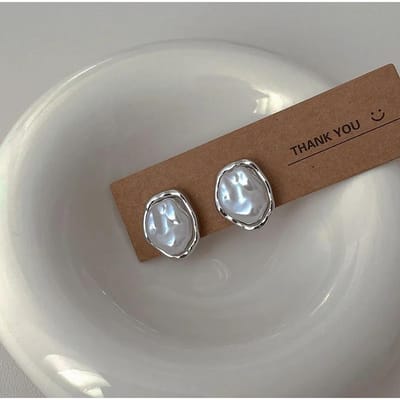 Boucles d'oreilles géométriques irrégulières rondes en métal et perles pour femmes Style minimaliste Boucles d'oreilles de personnalité Bijoux tendance Cadeau gray