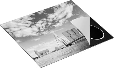 Chefcare Inductie Beschermer Erasmusbrug aan het Water in Rotterdam - Zwart Wit - 60x50 cm - Afdekplaat Inductie - Kookplaat Beschermer - Inductie Mat