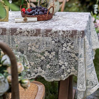 Nappe Blanche Brodée Nappes en Dentelle Française Housse Rectangulaire pour Table de Café/Salle à Manger Vintage Décoration de Maison 135x240cm