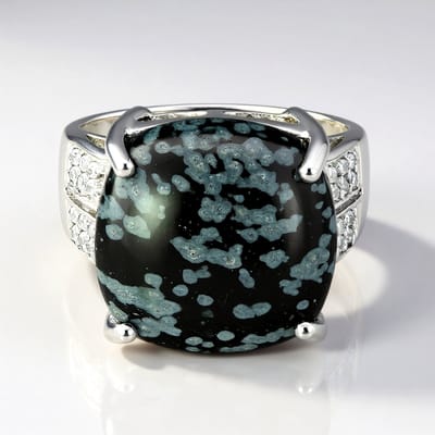 Cavill - Zilveren Ring met 16mm Sneeuwvlok Obsidiaan en Cambodjaanse Zirkonia's - 925 Sterling Zilver - Antieke Cabochon - Elegant Winter Sieraad