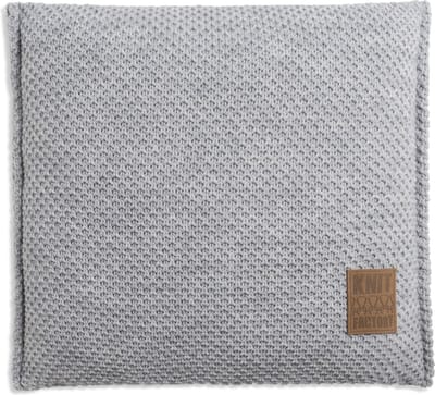 Knit Factory Lynn Sierkussen - Vierkant kussen - Kussen woonkamer - Bank kussen - Decoratie kussen - Licht Grijs - 50x50 cm - Kussenhoes inclusief kussenvulling