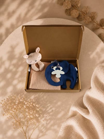 Kraampakket baby blauw – Speenkoord 100% Katoen & beige Hydrofiele Knuffeldoek – Baby Cadeauset – babyshower – kraampakket – baby jongen – Gouden Geschenkverpakking – Brievenbus Cadeau