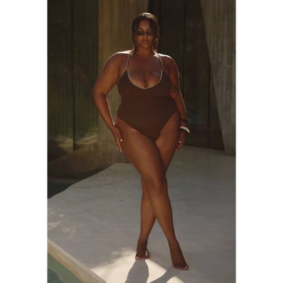 boohoo Dames PLUS CONTRAST STITCH SCOOP BADPAK | Chocolate | Maat: 26