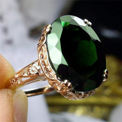 Bague pour femme Huitan couleur Or Rose Incrustée d'Ovale Rouge/Vert Brillant CZ Accessoires de Fête de Luxe Mode Noble Fiançailles Bijoux Chic 8 white