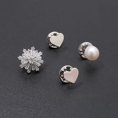 Cadeau de broche accessoire de charme de style perle pour femme, broche en forme de cœur, boucle de décolleté exposée au dos, broche de cardigan argenté