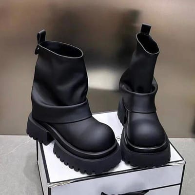 Platform enkellaarsjes voor dames, middelhoge hakken, designer leren schoenen, modieuze winterschoenen voor dames, Chelsea boots, gothic dameslaarzen. 35 black