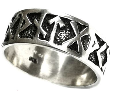 Zilveren rune ring(R625.60)