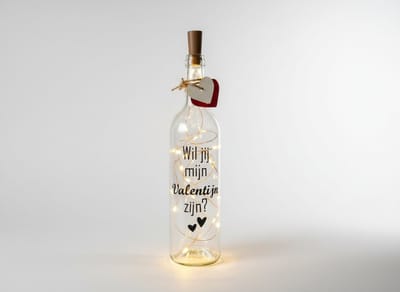 Lichtfles met tekst - Wijnfles met tekst - Wil jij mijn valentijn zijn? - Valentijnsdag - 20 Led lampjes - 700ml - Liefde - samen zijn - uniek - cadeau - Romantisch - sfeerlicht