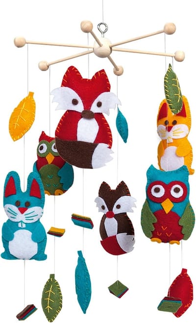 Folia knutselset mobiel bosdieren DIY vilt 14-delig creatief speelgoed.